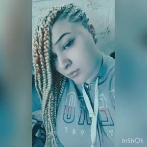 Meet your Posher, Alexis